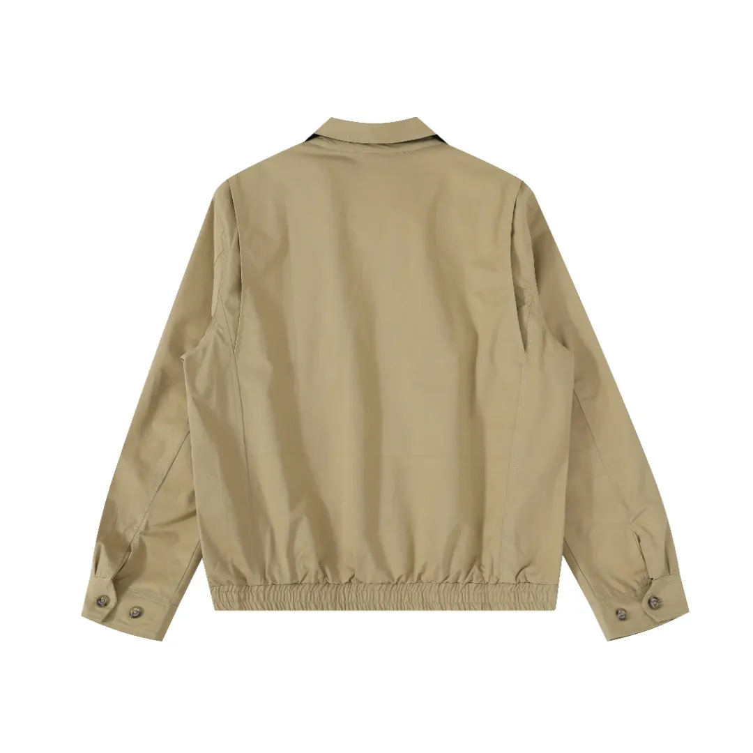 P350 #R25 Ralph Lauren/Ralph Lauren classic unisex old cadre zipper jacket RL12168 Same style as Yi Mengling Item number: RL12168 Recommended by many fashion bloggers, the Harrington jacket's lapel zipper windproof design perfectly blends casual style with street trend elements, making it very suitable for neutral wear. The fabric texture of the jacket is excellent and comfortable to wear. It is a very versatile and trendy jacket. Original development, 100% pure cotton fabric, exquisite embroidery, evergreen style for all seasons, feel free to buy it, retro will never go out of style!  Color: Khaki Black Navy Dark Green Brown Size: S/M/L/XL Length: 68/70/72/74 Bust: 128/132/136/140 Shoulder Width: 52/53/54/55